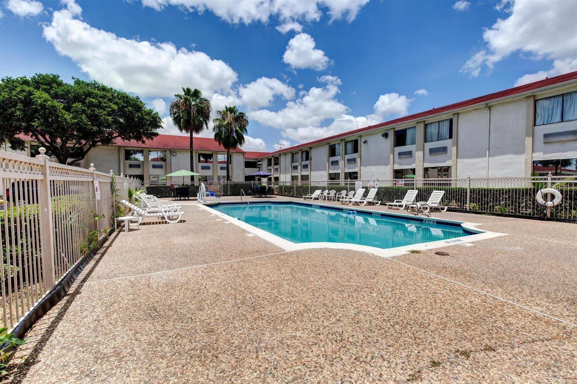 Executive Inn & Suites South Houston Exterior foto